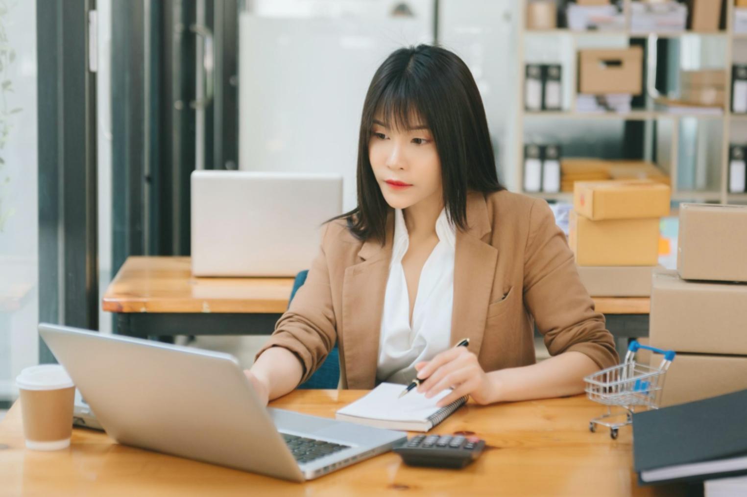 Advanced financial modeling and forecasting tools in action
